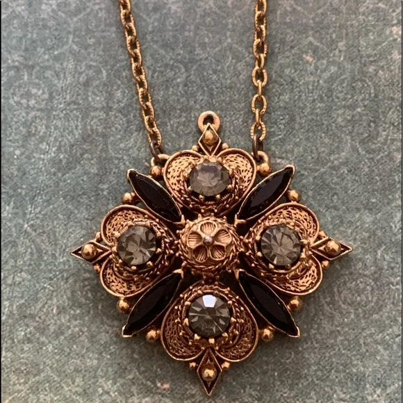 Florenza Vintage Estate Gray & Black Stone Gold Tone Ornate Designer Necklace - Picture 3 of 9